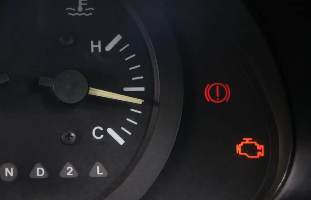 Hararet Göstergesi Nedir, Kaçta Olmalıdır? 1 gosterge panelinde hararet simgesi